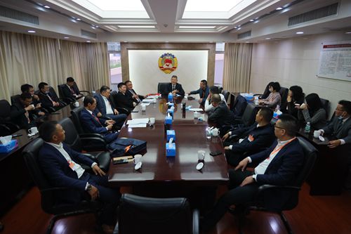 第九組企業(yè)組討論現(xiàn)場_副本.jpg