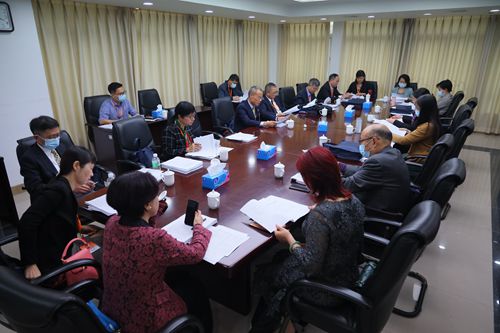 第一組提案組討論現(xiàn)場_副本.jpg