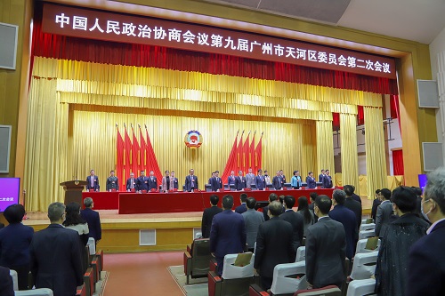 閉幕奏唱國歌左.jpg