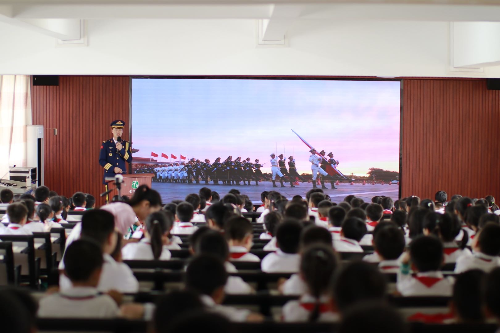 5曾嶸演講.jpg