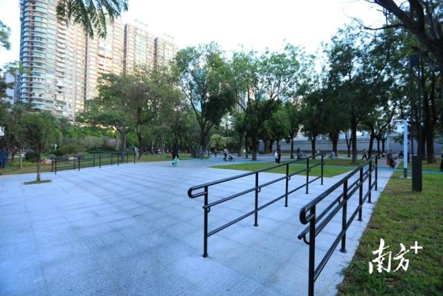 天體無(wú)障礙坡道改造，打造便民活動(dòng)空間。